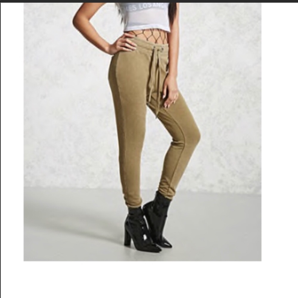 💛💛 Forever 21 olive green joggers / sweatpants